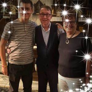 Meet your Posher, Fay